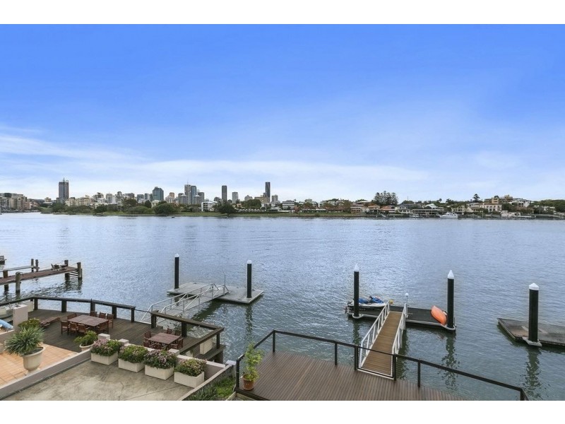 32 Wynnum Road, Norman Park QLD 4170