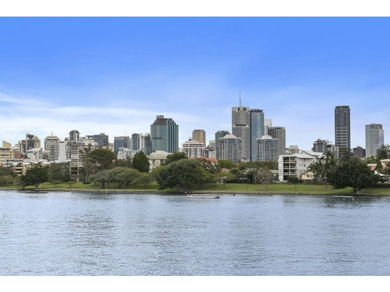 32 Wynnum Road, Norman Park QLD 4170