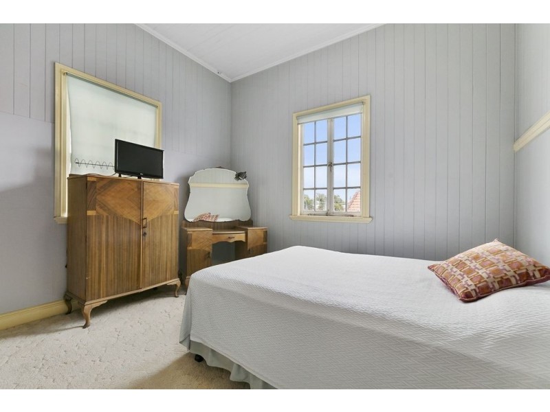 32 Wynnum Road, Norman Park QLD 4170