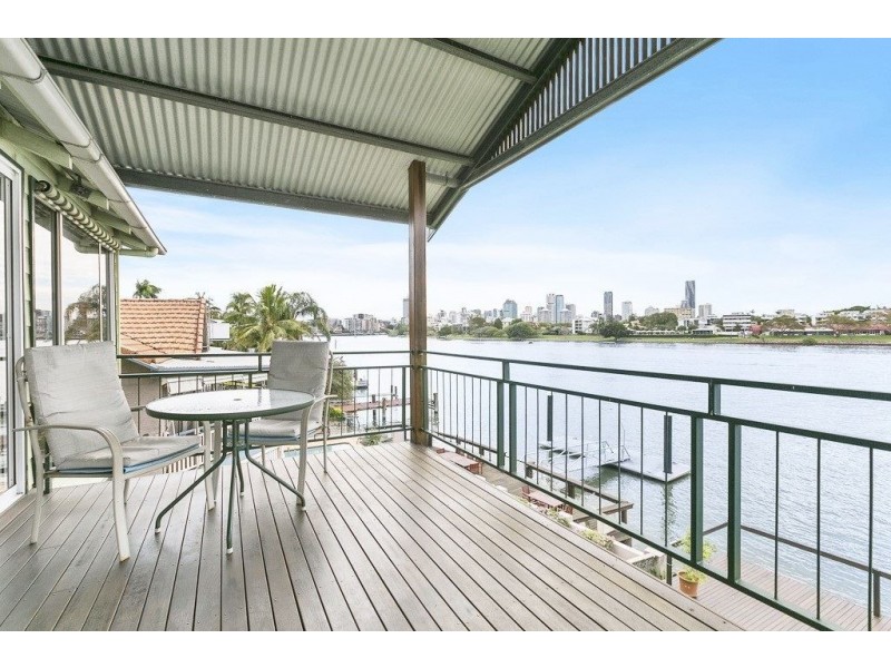 32 Wynnum Road, Norman Park QLD 4170