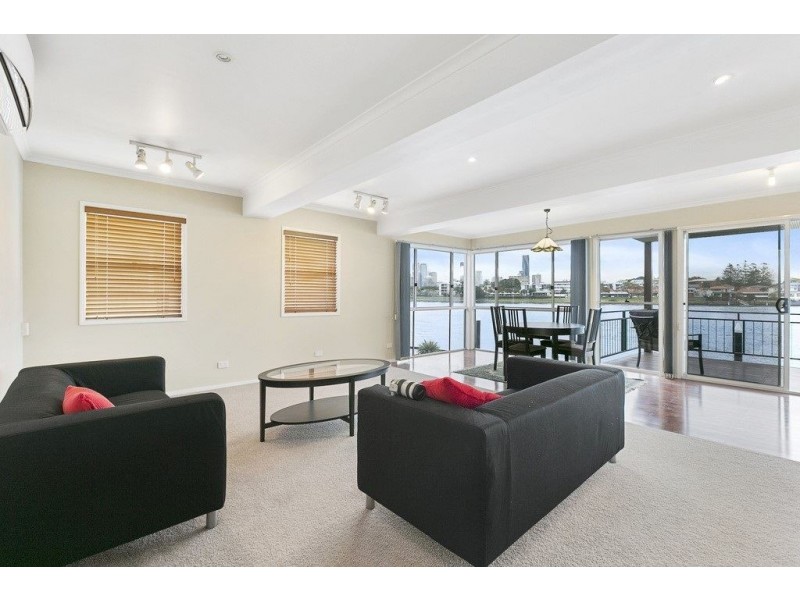 32 Wynnum Road, Norman Park QLD 4170