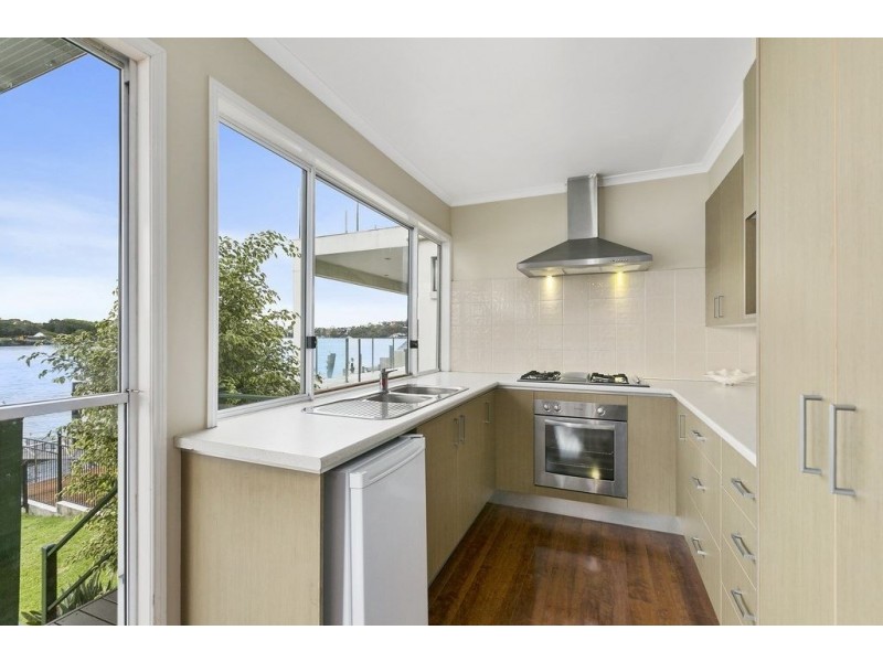 32 Wynnum Road, Norman Park QLD 4170