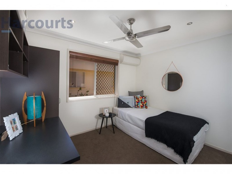 35 Bernays Road, Wynnum West QLD 4178