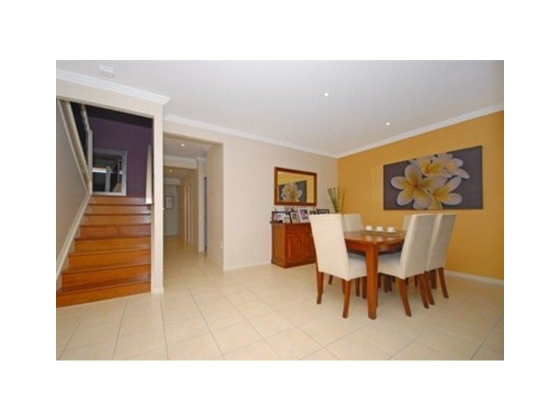 16 Glyn Street, Coorparoo QLD 4151