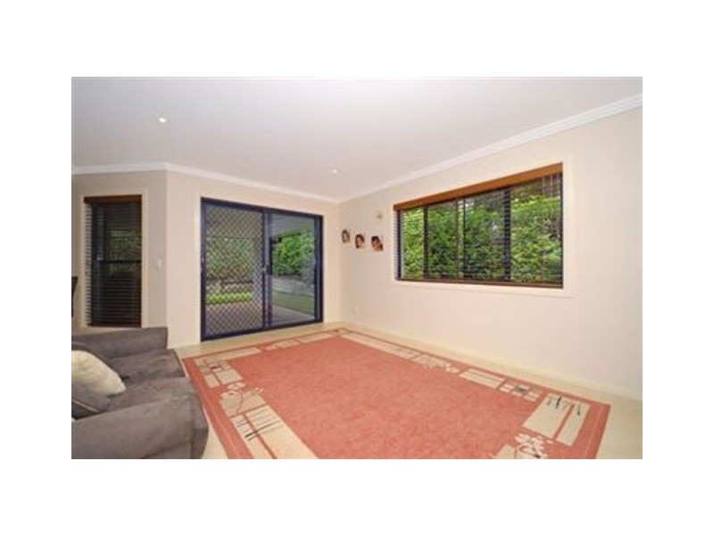 16 Glyn Street, Coorparoo QLD 4151