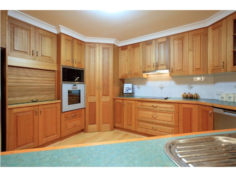 16 Currumbin Place, Carindale QLD 4152