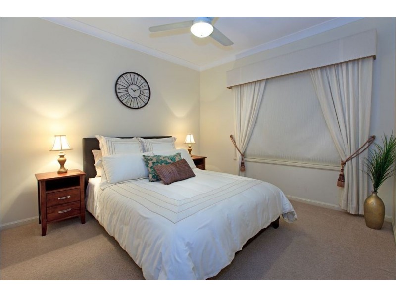 16 Currumbin Place, Carindale QLD 4152