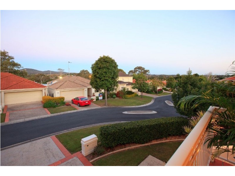 45 Flame Tree Crescent, Carindale QLD 4152