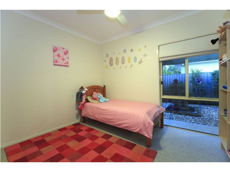 45 Flame Tree Crescent, Carindale QLD 4152