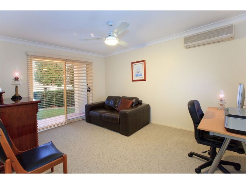 45 Flame Tree Crescent, Carindale QLD 4152
