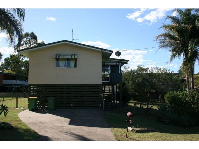 3 Giles Street, Southside QLD 4570