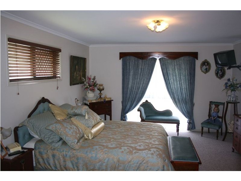 3 Inverary Court, Southside QLD 4570