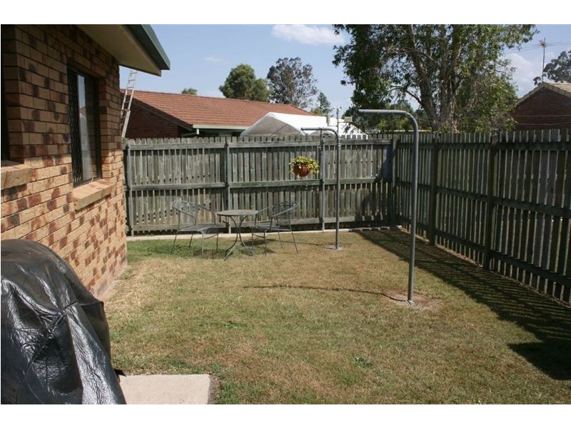 4/2-4 Leonard Street, Southside QLD 4570