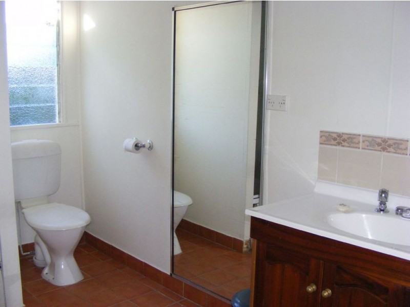 8 Grenfell Street, Tiaro QLD 4650