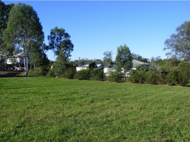 8 Grenfell Street, Tiaro QLD 4650