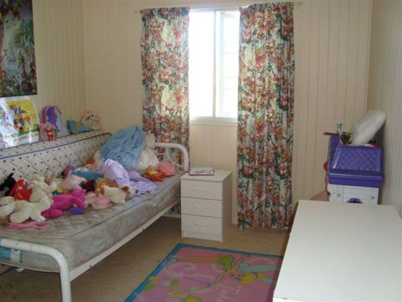 8 Grenfell Street, Tiaro QLD 4650