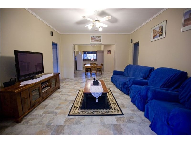 112 Hood Road, Veteran QLD 4570