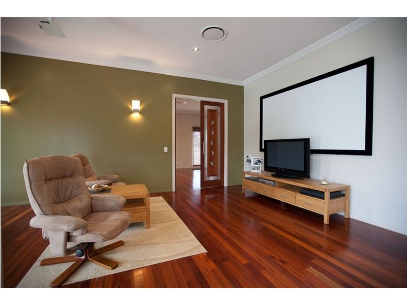 30 Blue Wing Boulevard, Araluen QLD 4570