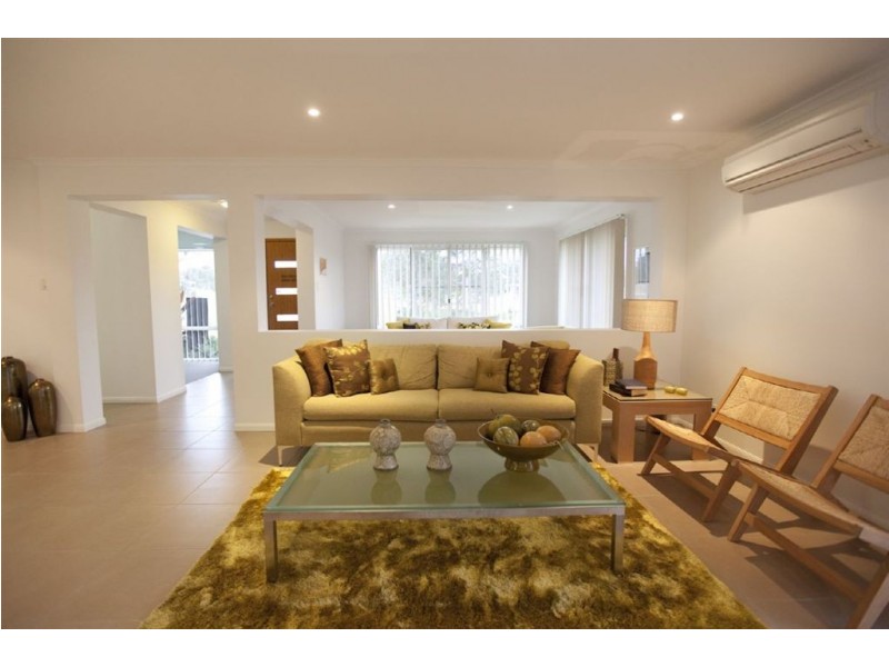 21 Presidential Avenue, Jones Hill QLD 4570