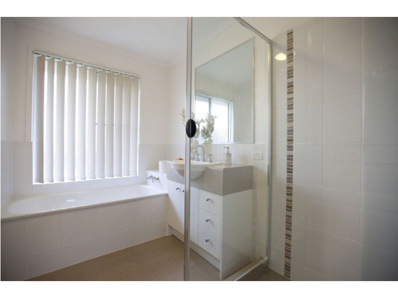 21 Presidential Avenue, Jones Hill QLD 4570