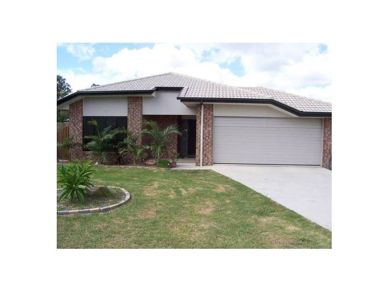7 Decker Place, Southside QLD 4570