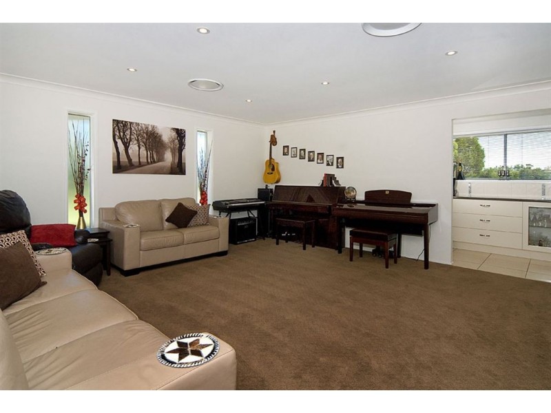 72 Watson Road, Southside QLD 4570