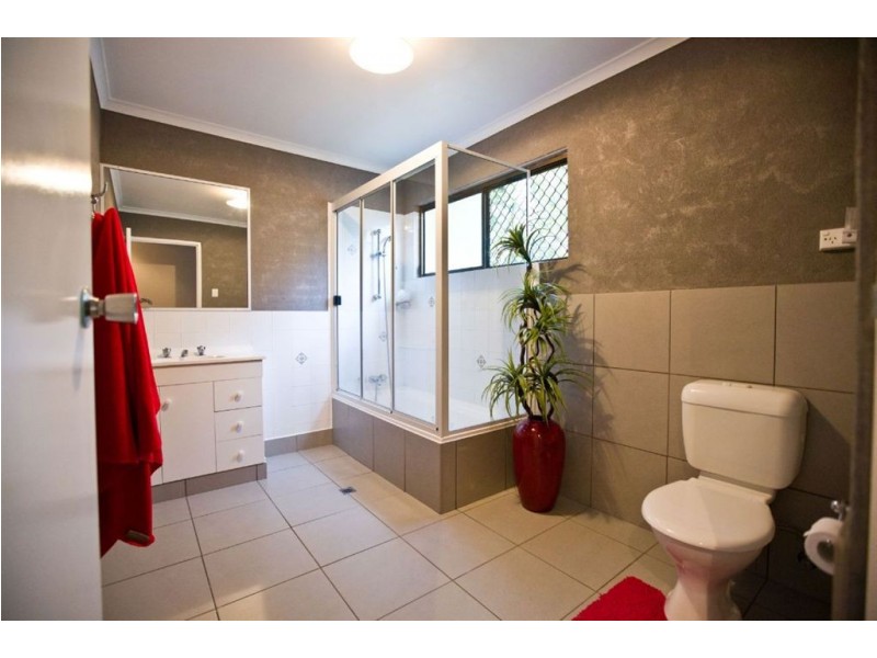 4 Emerald Drive, Southside QLD 4570