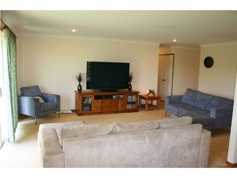 25 Plowman Road, Canina QLD 4570