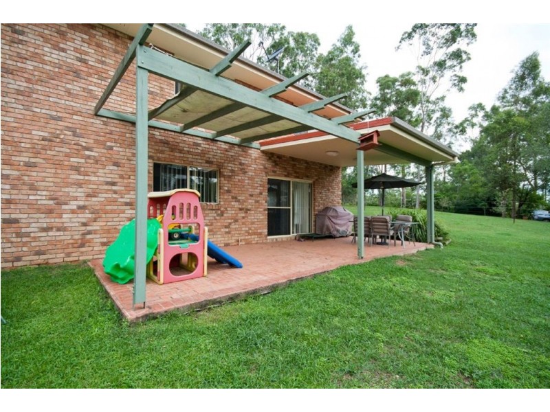 6 Lindsay Street, Southside QLD 4570