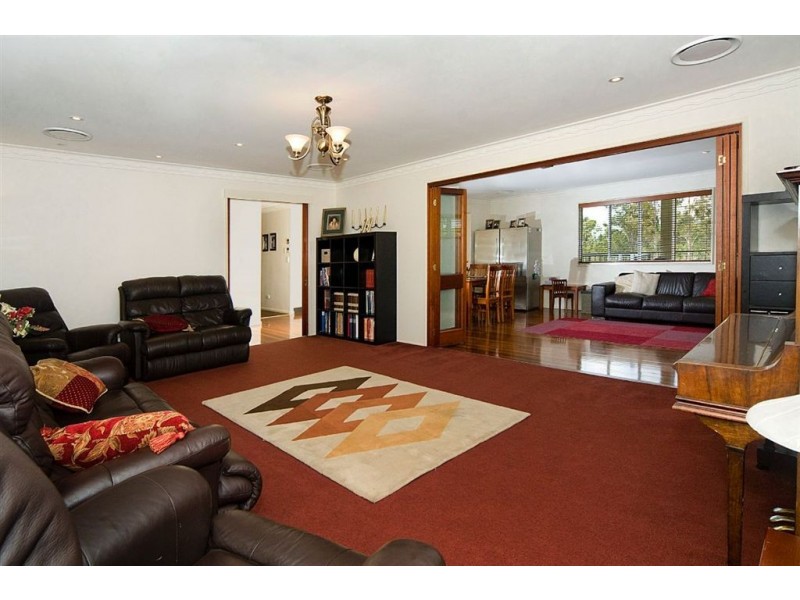 39 Watson Road, Southside QLD 4570