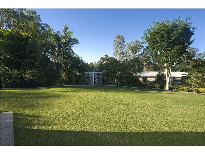 85 McIntosh Creek Road, Jones Hill QLD 4570