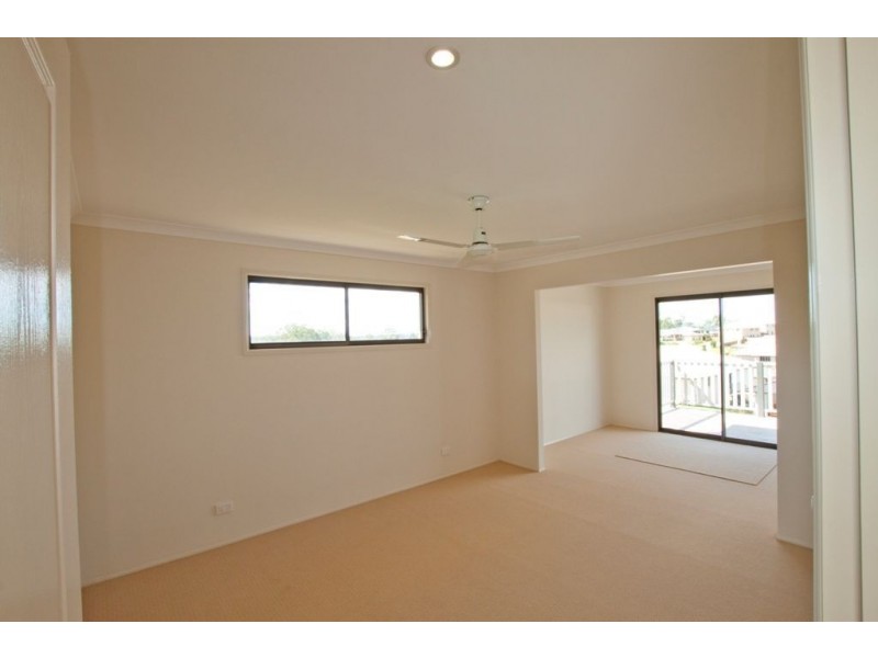 2 Suncrest Court, Southside QLD 4570
