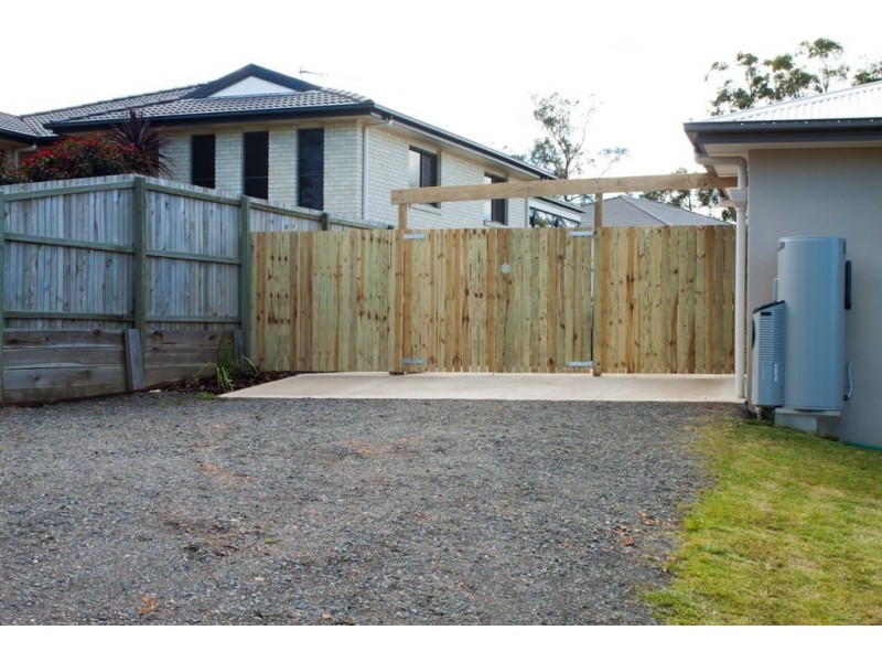 2 Suncrest Court, Southside QLD 4570