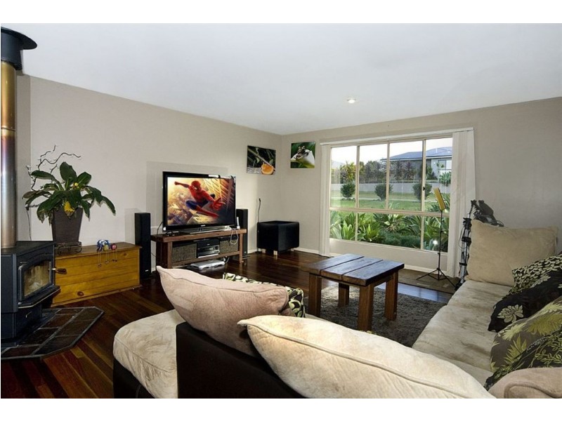 10 Langara Drive, Southside QLD 4570