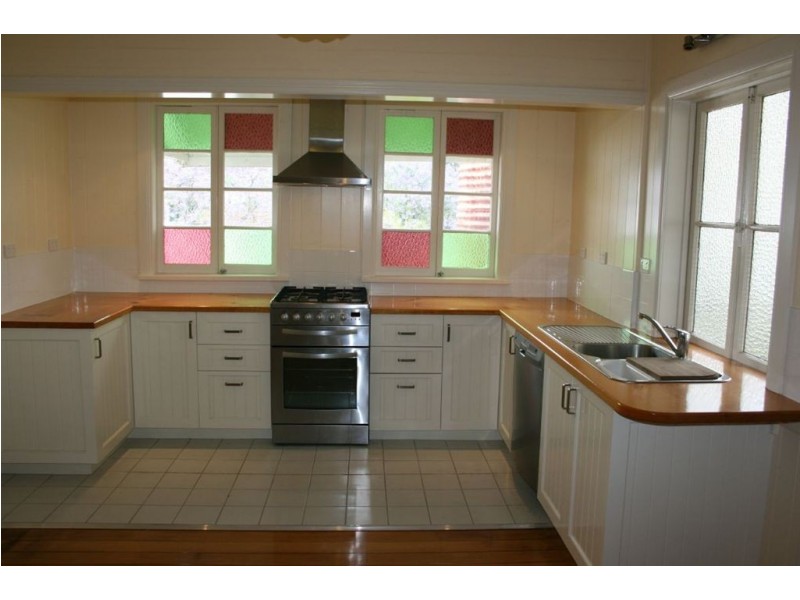 24 Caledonian Hill, Gympie QLD 4570