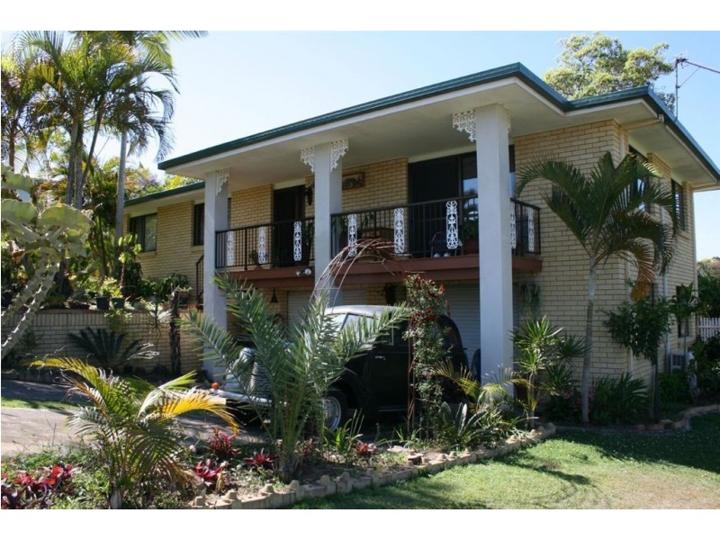 6 Luckona Court, Southside QLD 4570