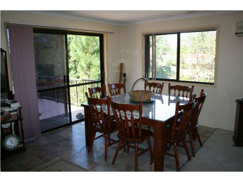 6 Luckona Court, Southside QLD 4570