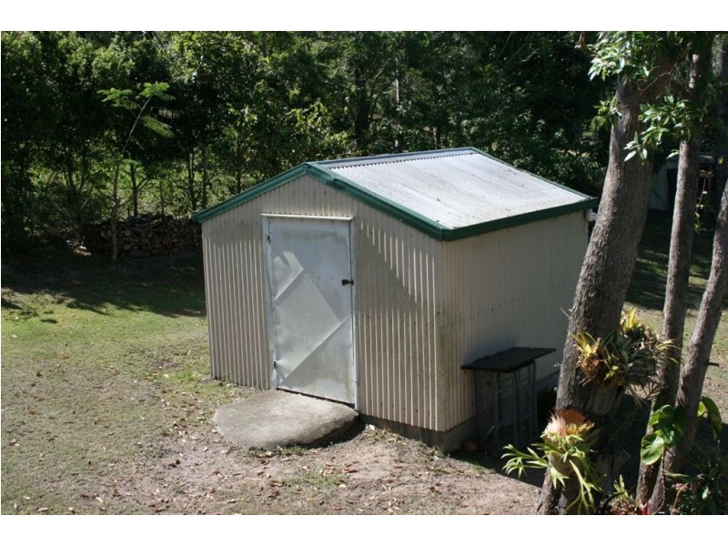 6 Luckona Court, Southside QLD 4570