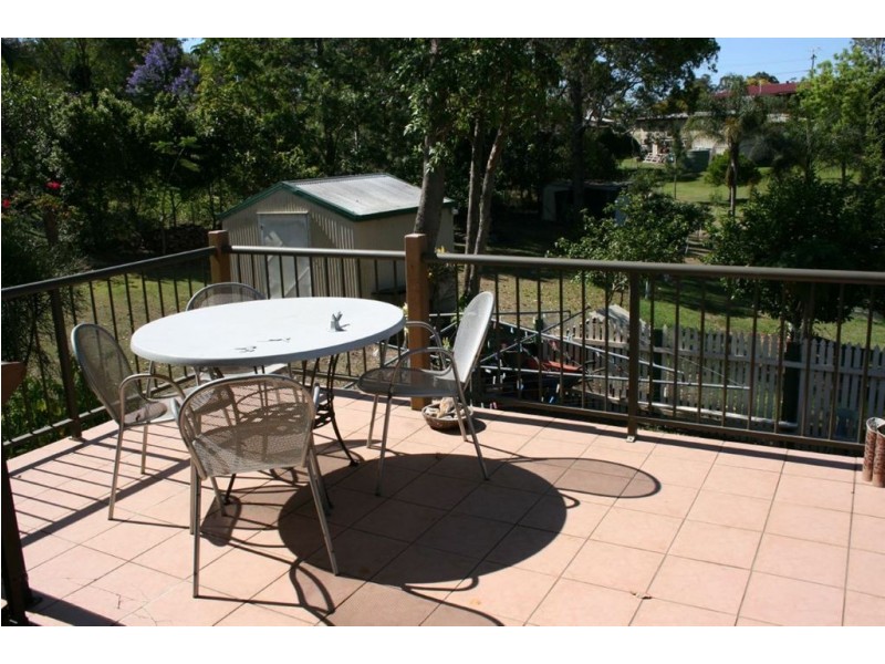 6 Luckona Court, Southside QLD 4570