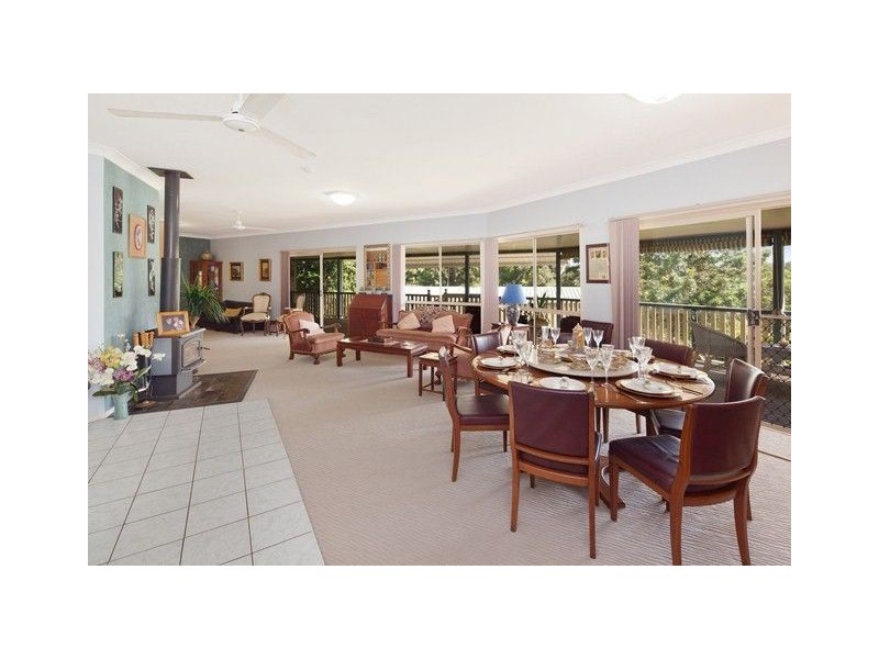 9 Megan Road, Southside QLD 4570