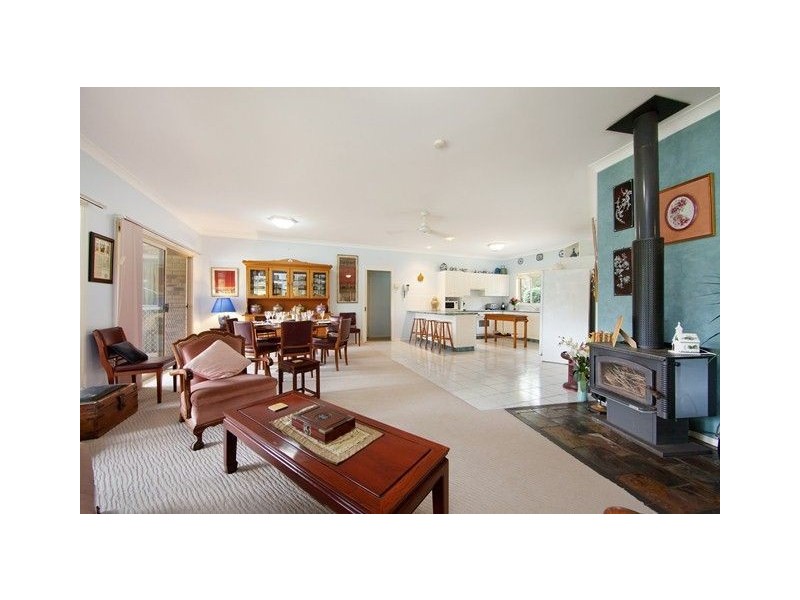 9 Megan Road, Southside QLD 4570