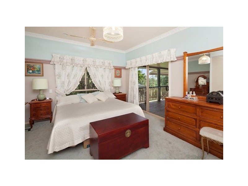 9 Megan Road, Southside QLD 4570