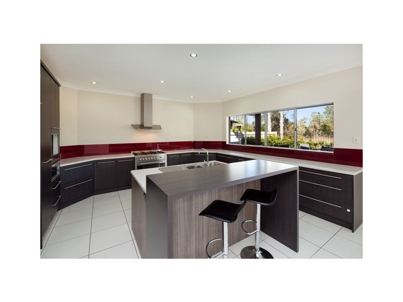 39 Hilltop Avenue, Southside QLD 4570
