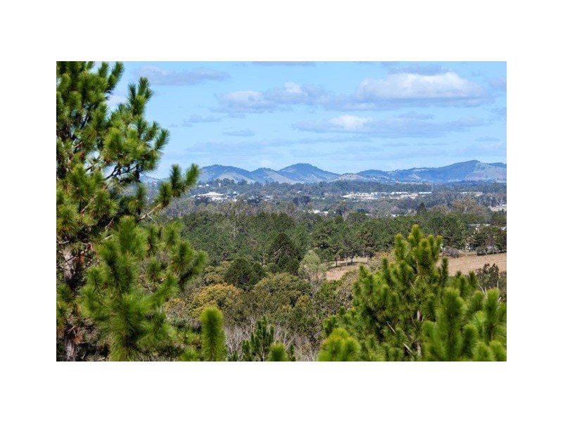 9a Bruce Highway, Chatsworth QLD 4570