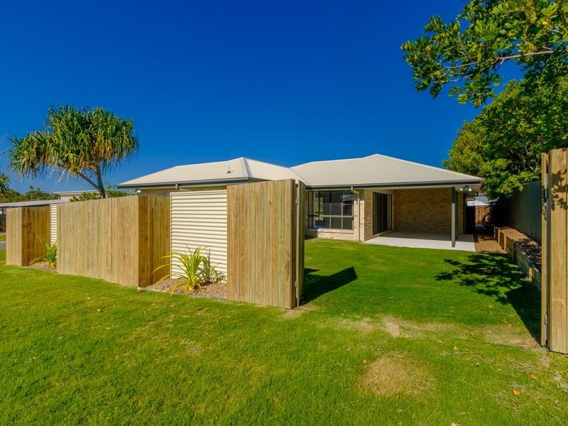 26 Tarwhine Street, Tin Can Bay QLD 4580