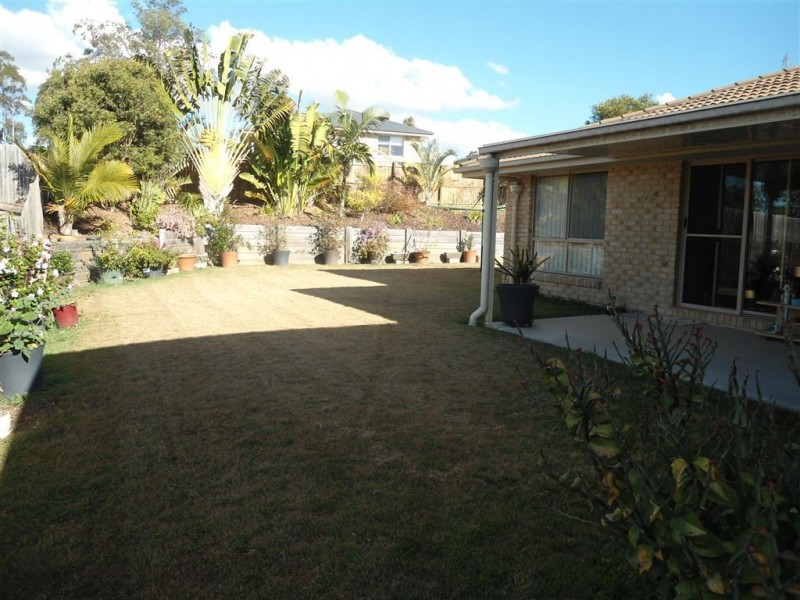 9 Inverness Street, Southside QLD 4570