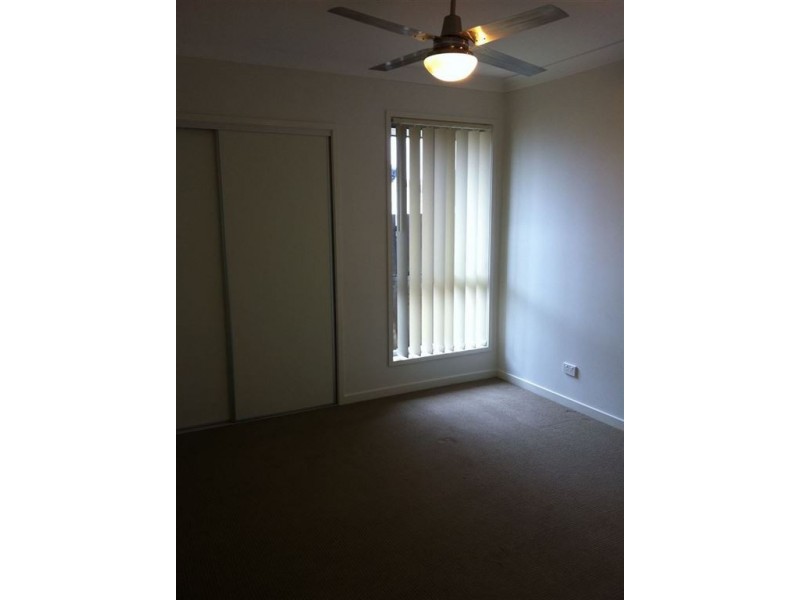 5 Principal Place, Jones Hill QLD 4570