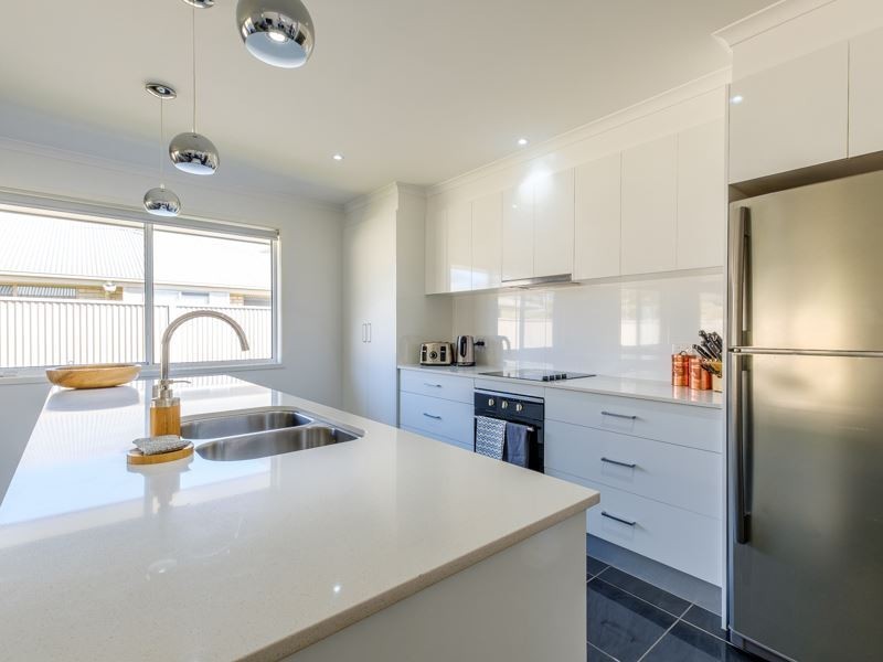 36 Woodland Drive, Southside QLD 4570