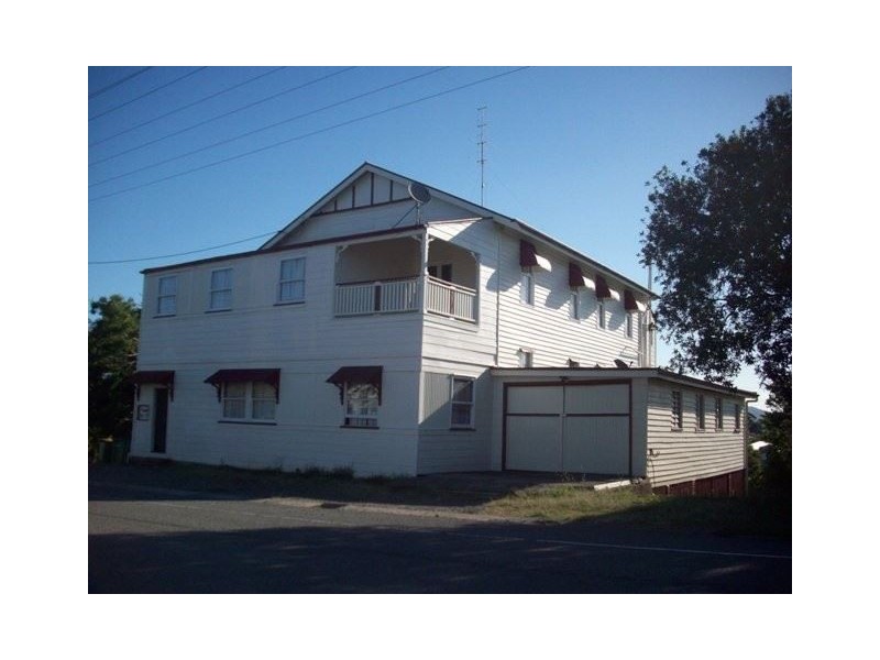 4/4 Stewart Terrace, Gympie QLD 4570