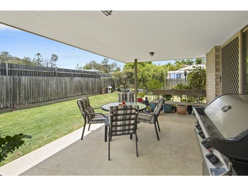 27 McPhail Street, Southside QLD 4570
